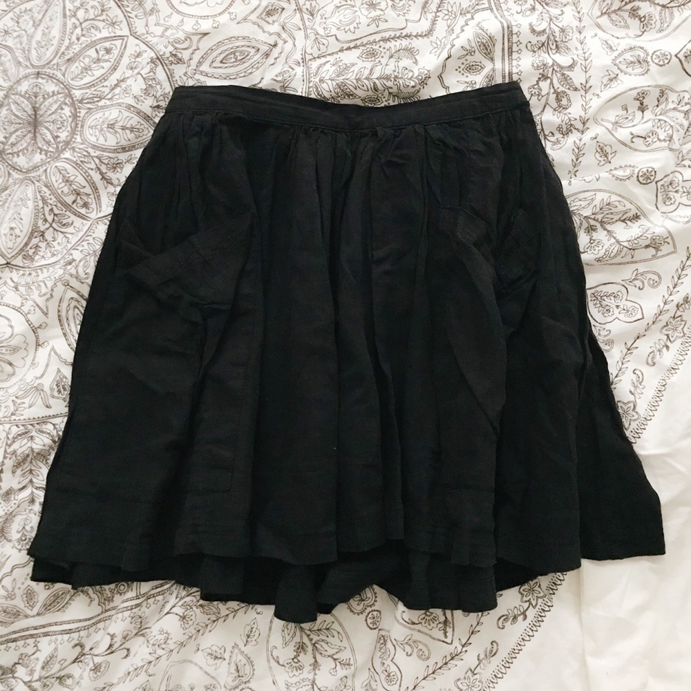 UO ecote skirt w/ pockets !!